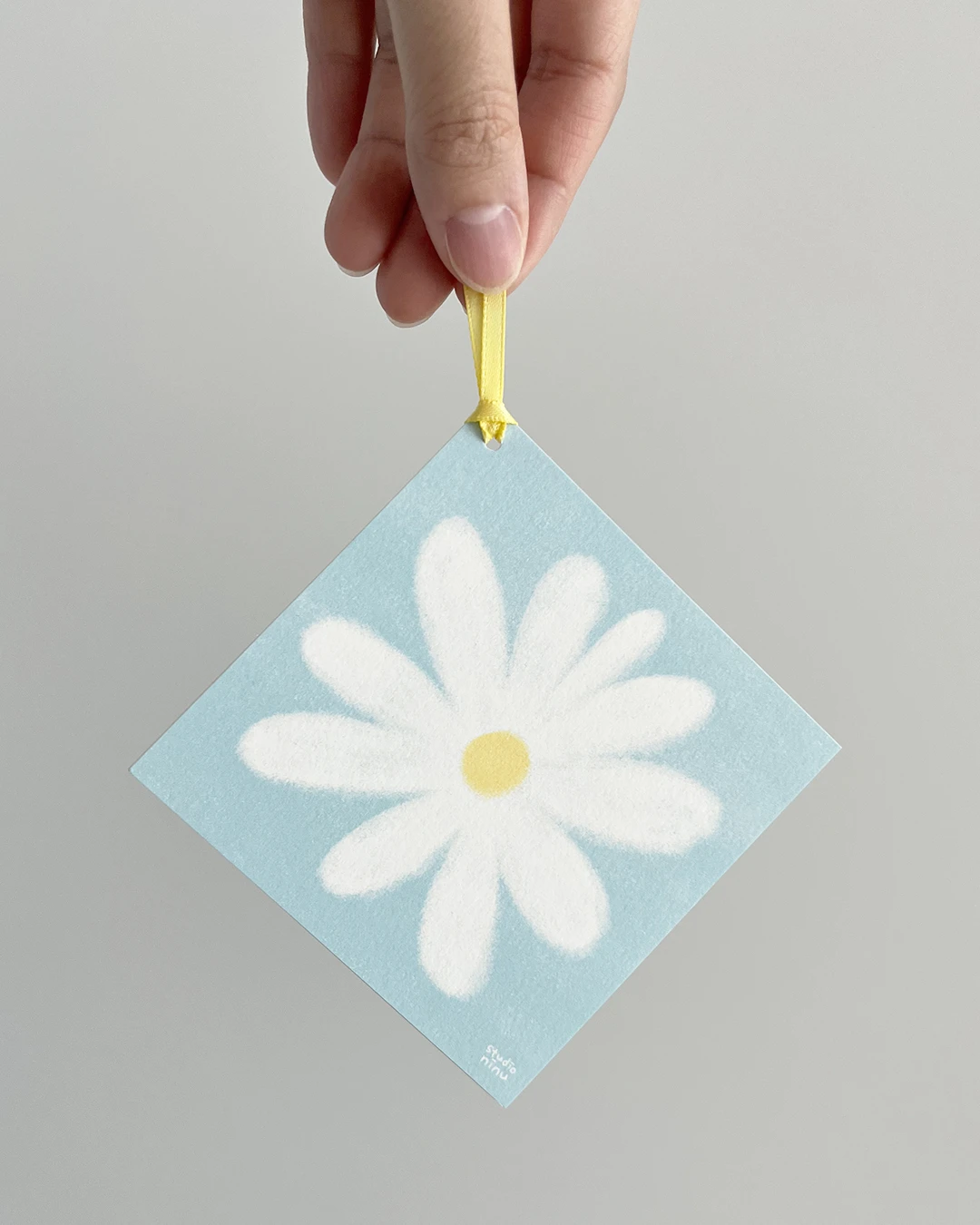 daisy hanging card